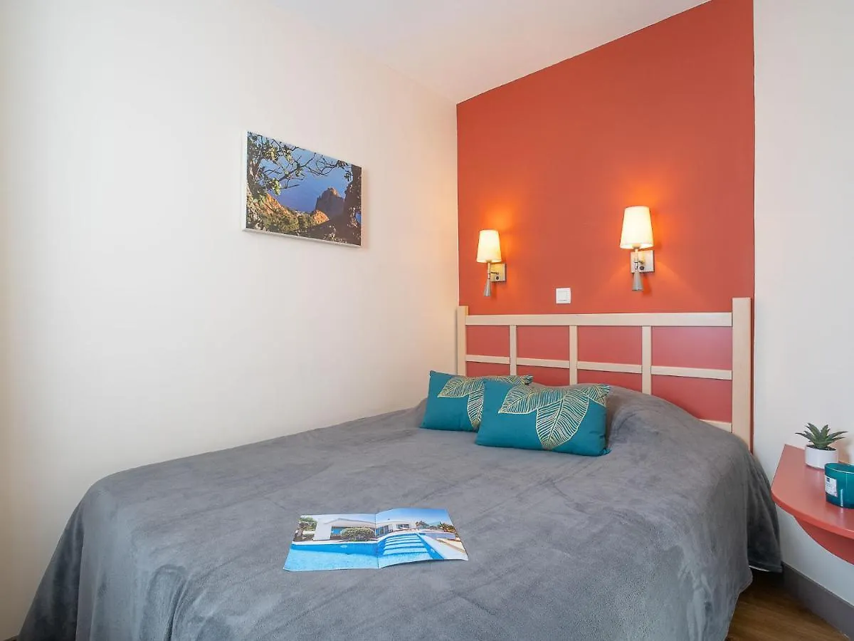 Apartment Village Cap Esterel - L'Esquinade-32 By Interhome Saint-Raphael