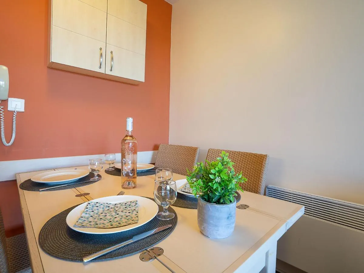 Apartment Village Cap Esterel - L'Esquinade-32 By Interhome Saint-Raphael