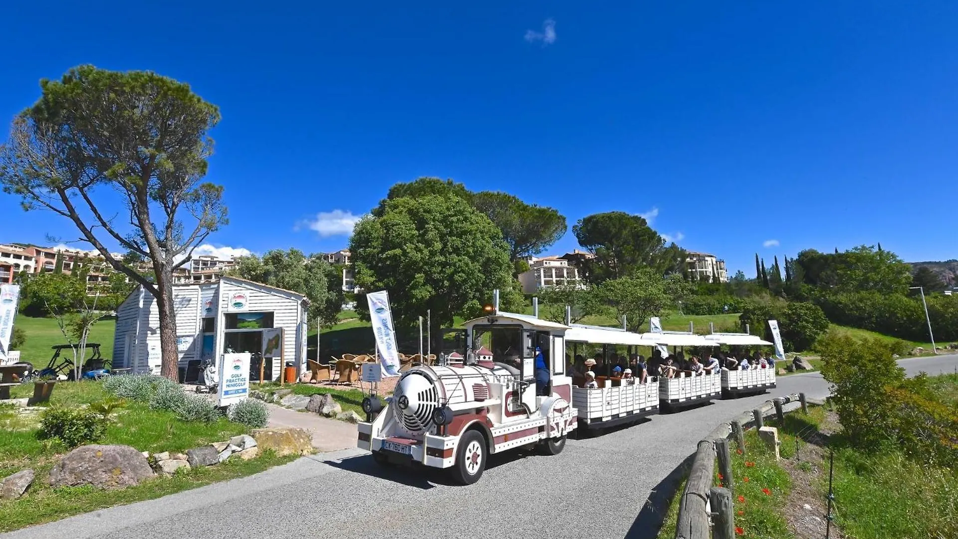 Apartment Village Cap Esterel - L'Esquinade-32 By Interhome Saint-Raphael